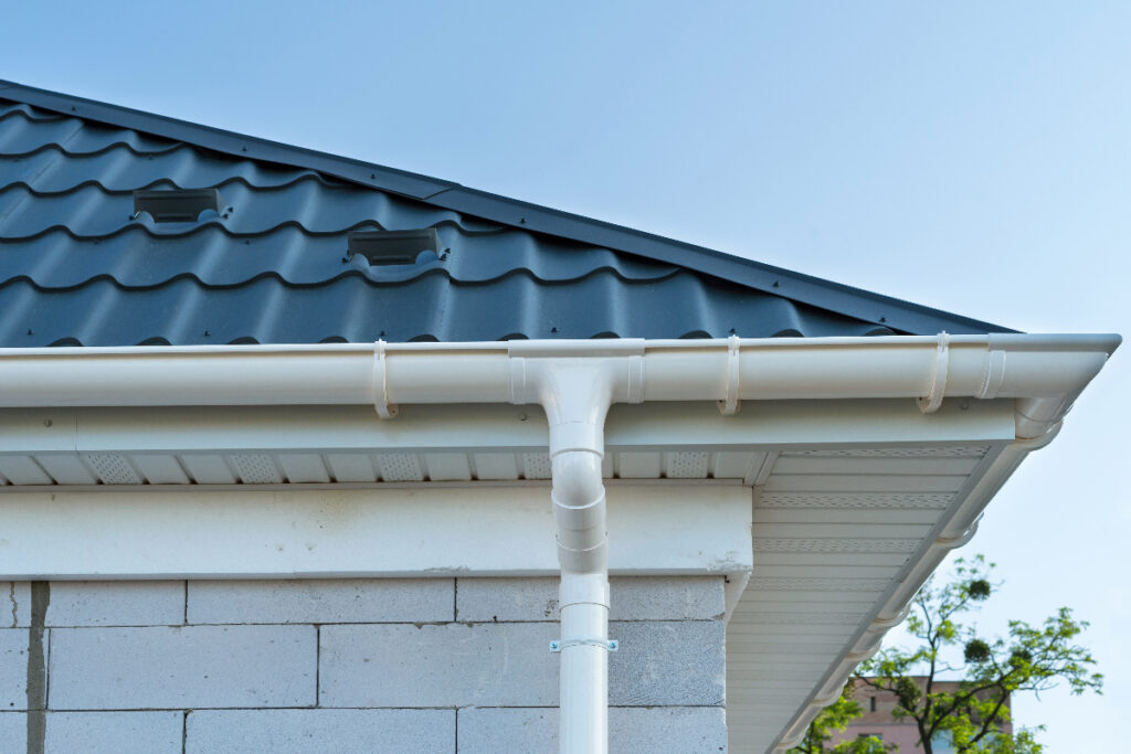 Tips for choosing the right gutters